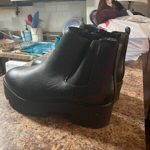 Platform black short boots
